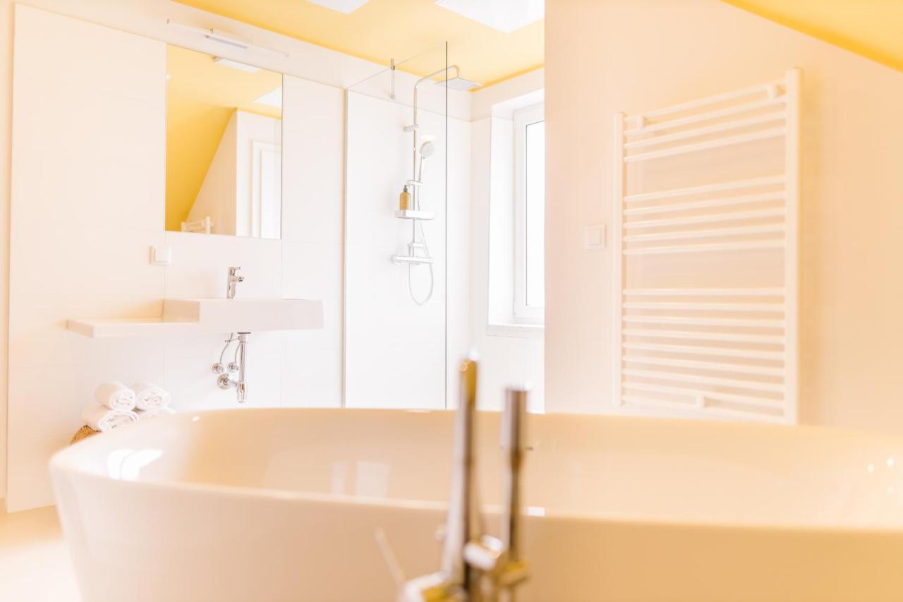 Boutiquehotel Caravella Velden By S4Y เวลเดน อัม เวิร์ทเทอร์ซี ภายนอก รูปภาพ